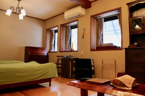 Twin Room | Iron/ironing board, free WiFi