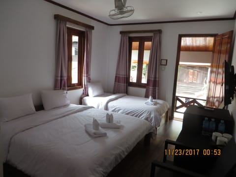 Superior Triple Room with Balcony | In-room safe, free WiFi