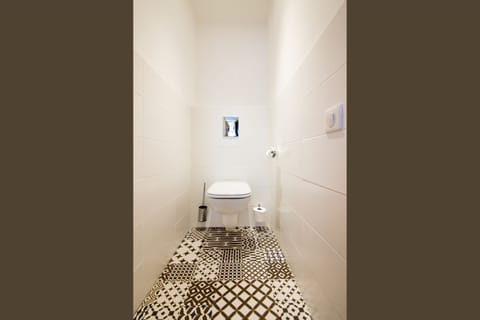 Quadruple Room | Bathroom amenities | Shower, rainfall showerhead, hair dryer, towels