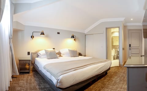 Standard Double Room | Minibar, in-room safe, rollaway beds, free WiFi