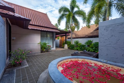 Grand Cottage (Privacy Cottage) | Deep soaking bathtub