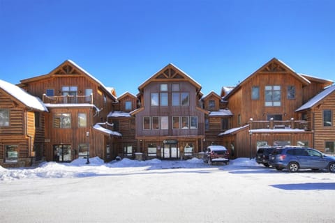 Mount Victoria Exterior