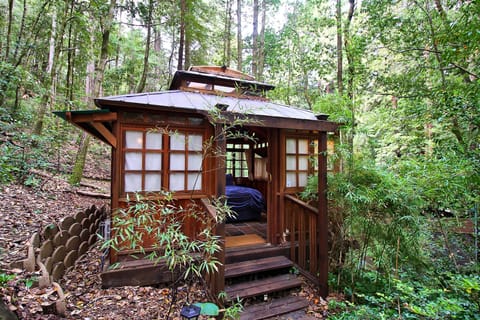 The Japanese-style tea house is a private bedroom with gas stove and sink.