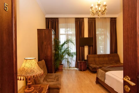 Suite, Balcony | Premium bedding, minibar, in-room safe, desk