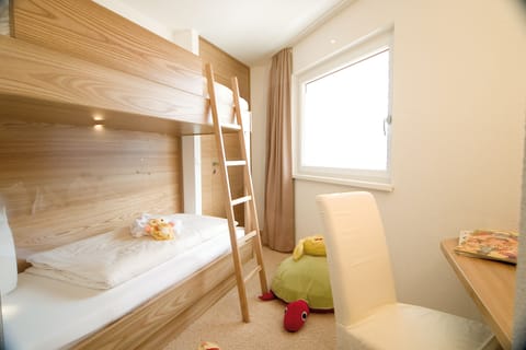 Comfort Apartment | In-room safe, soundproofing, rollaway beds, free WiFi