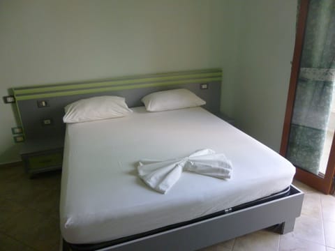 Double Room, Beach View | Free WiFi