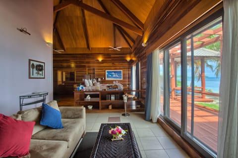 Premium Beach Bure | Living area