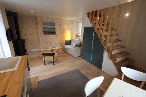 Comfort Cottage | Living room | 42-inch flat-screen TV with satellite channels, TV