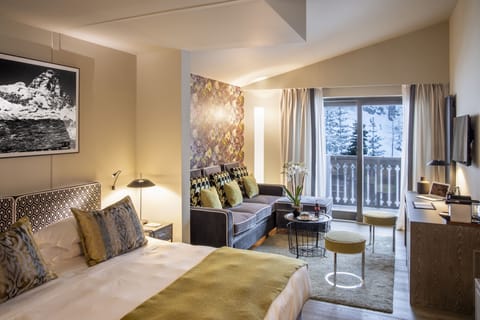 Junior Suite | Premium bedding, minibar, in-room safe, individually furnished