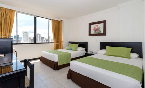 Executive Twin Room | Premium bedding, minibar, desk, laptop workspace