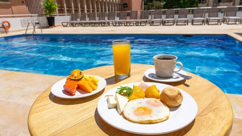 Free daily buffet breakfast