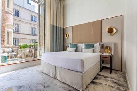 Junior Suite, 1 King Bed, Terrace | Egyptian cotton sheets, premium bedding, minibar, in-room safe