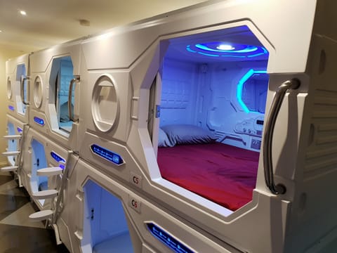 Capsule Pod | Laptop workspace, iron/ironing board, free WiFi, bed sheets