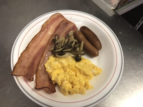 Free daily cooked-to-order breakfast