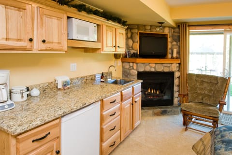 Luxury Room, Hot Tub, River View (Alpine Suite) | Private kitchen | Fridge, microwave, coffee/tea maker, waffle maker