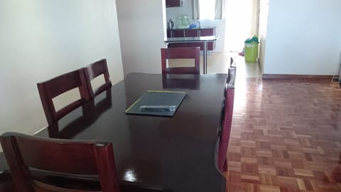 Executive Apartment, 3 Bedrooms, Balcony | In-room dining