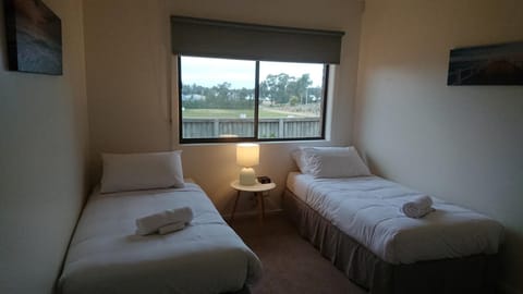 Apartment, 2 Bedrooms, Non Smoking, Golf View | Iron/ironing board, free WiFi, bed sheets