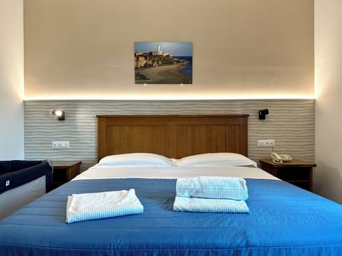 Standard Double Room | Premium bedding, in-room safe, desk, soundproofing