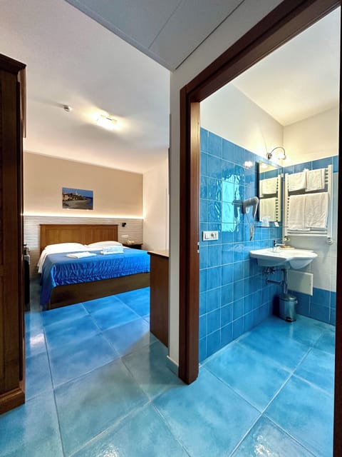 Premium bedding, in-room safe, desk, soundproofing