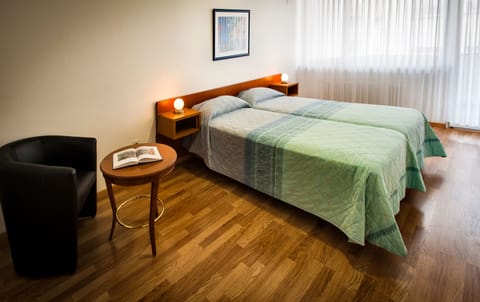 In-room safe, free WiFi, bed sheets