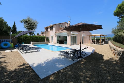Villa with heated pool