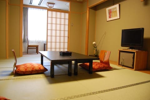 Japanese Tatami Room | In-room safe, blackout drapes, free WiFi