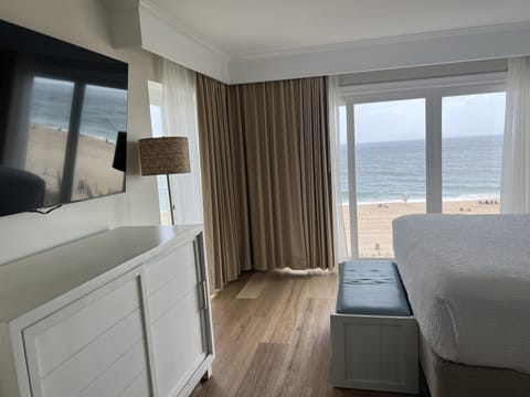 Deluxe Suite, 1 King Bed, Oceanfront (Corner Balcony) | In-room safe, blackout drapes, iron/ironing board, free WiFi