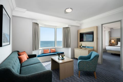 Senior Studio Suite, Sea View | In-room safe, desk, iron/ironing board, free WiFi