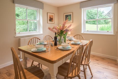 Pathhead Farmhouse - dining table
