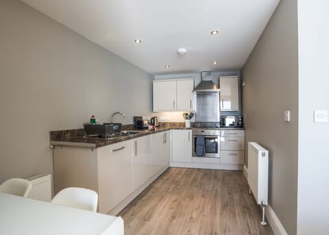 Kitchen & Dining Area