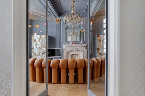 Presidential Suite | Living area | TV, iPod dock