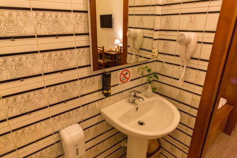 Standard Double Room, Balcony | Bathroom | Shower, free toiletries, hair dryer, towels