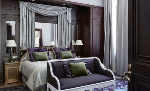 Executive Suite, 1 Bedroom | Premium bedding, down comforters, minibar, in-room safe