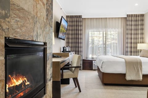 Superior Room, 1 King Bed, Fireplace (Premier King with Fireplace) | Premium bedding, pillowtop beds, in-room safe, desk