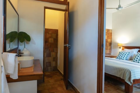Classic Suite, 2 Bedrooms | Bathroom | Shower, free toiletries, hair dryer, towels