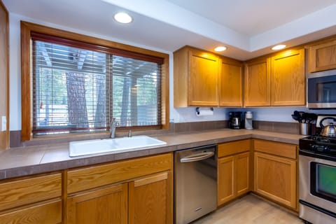 Kitchen - Main Level