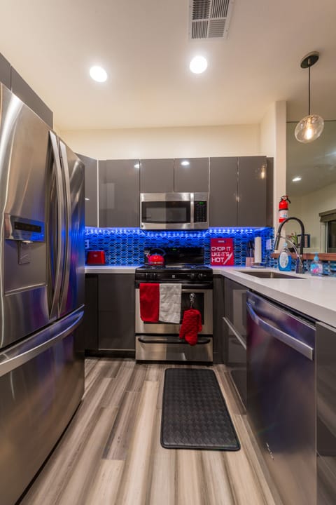 Customizable Backsplash Lighting