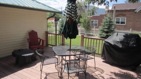 Enjoy the sunshine on the big deck, seats up to 10!

