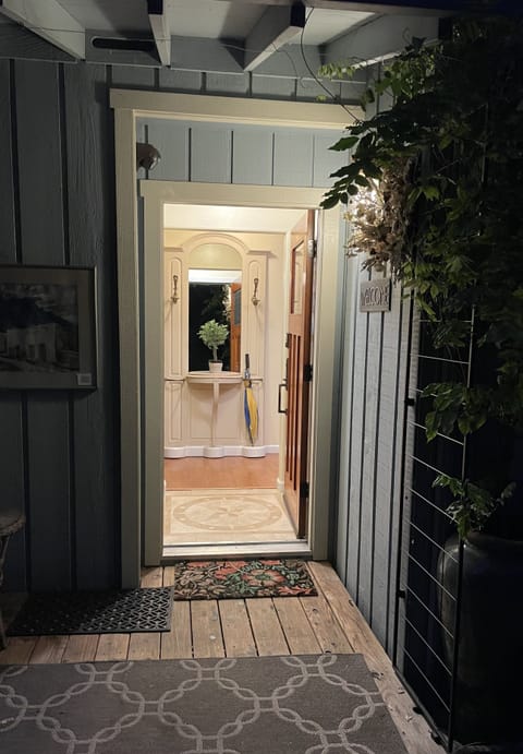 After a long day of play retreat to the quiet & elegance of Ben Lomond Bungalow.