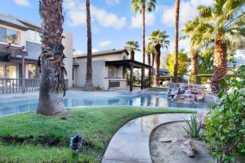 Los Pueblos Serene Palm Springs