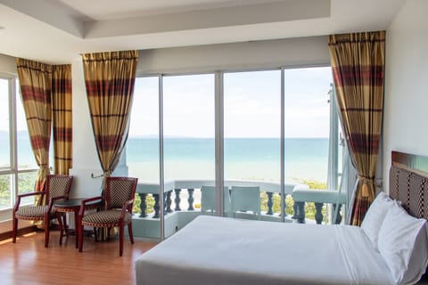 Deluxe Twin Room, Sea View, Beachfront | Beach/ocean view