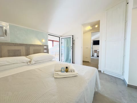 Panoramic Penthouse, Sea View (Mansard) | Premium bedding, minibar, in-room safe, desk