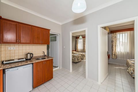 Apartment, 2 Bedrooms | Desk, free WiFi, bed sheets