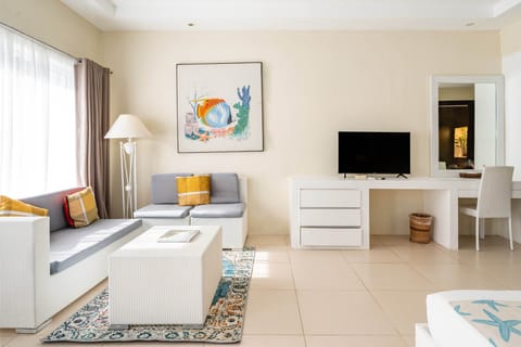 Premier Room, Sea View | Living area | 40-inch LED TV with satellite channels, TV