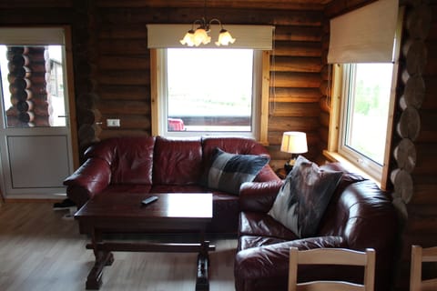 Cottage | Living area | Flat-screen TV