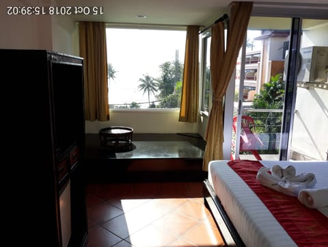 Deluxe Double Room, 1 King Bed, Balcony | Down comforters, Tempur-Pedic beds, minibar, in-room safe