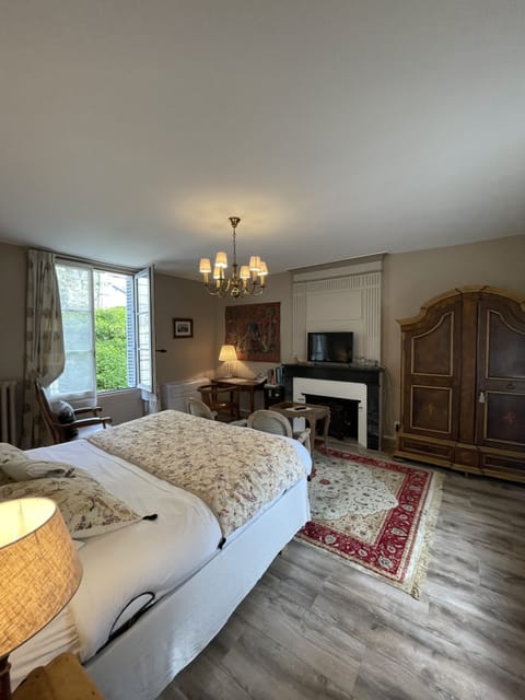 City Double Room | Individually decorated, individually furnished, desk, laptop workspace