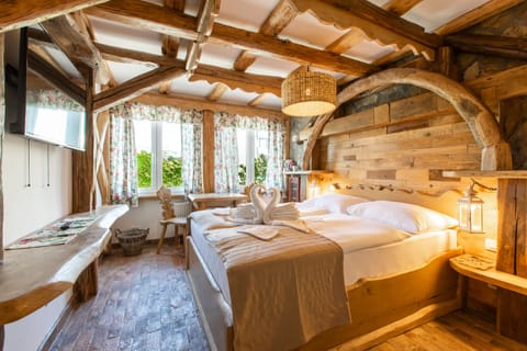 Double Room | In-room safe, desk, free WiFi, bed sheets