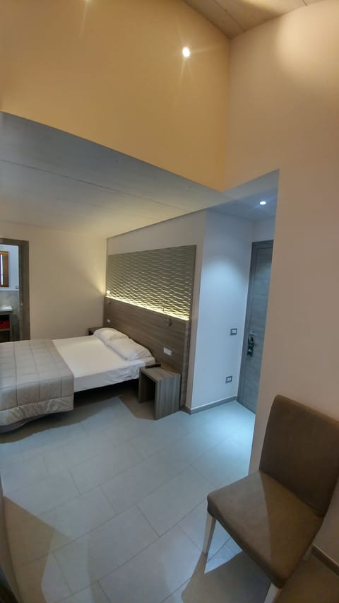 Junior Suite | Free minibar items, in-room safe, soundproofing, free WiFi