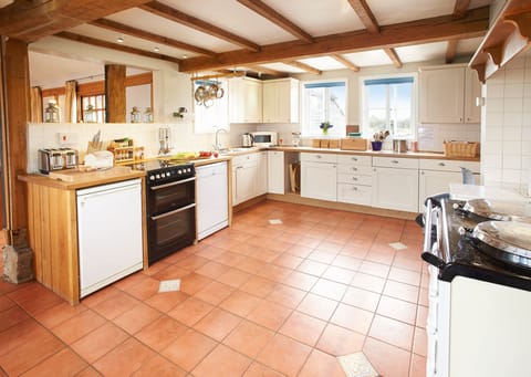 Bearwood House: Kitchen with Aga and separate electric oven